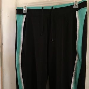 Black and turquoise Capri workout pants